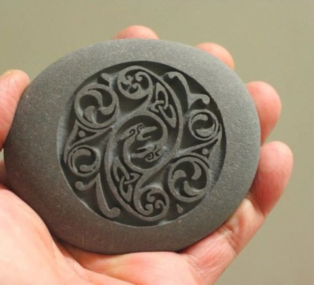 deep-engraved-gift-decor